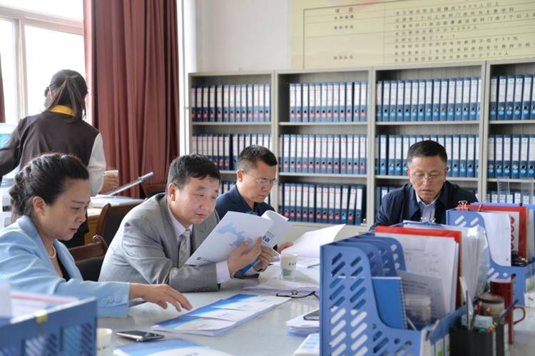 说明: http://www.gsmc.edu.cn/__local/3/99/AE/93F85DF191CAB0253C6F31EF757_A60EF74A_193CF.jpg